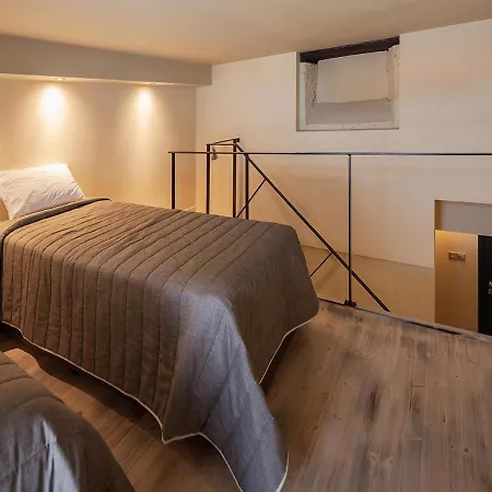 Casa Mespilea 招待所 2*