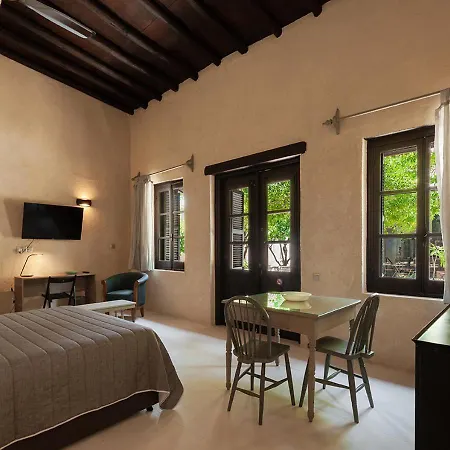 Casa Mespilea 2* 파포스